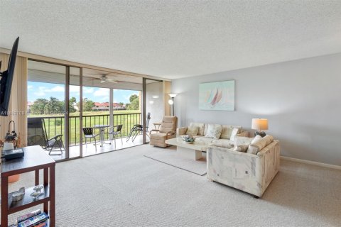 Condo in Lauderhill, Florida, 2 bedrooms  № 1859947 - photo 30