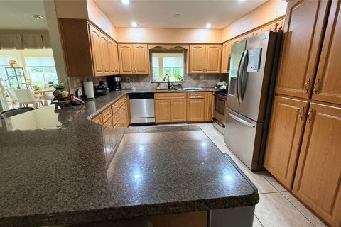 Casa en venta en Lakeland, Florida, 3 dormitorios, 239.69 m2 № 2381289 - foto 13