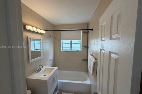 Appartement à louer à Miami Beach, Floride: 1 chambre, 67.82 m2 № 2029650 - photo 5