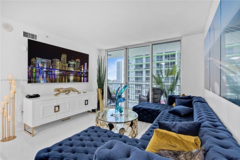 Condominio en venta en Miami, Florida, 1 dormitorio, 76.64 m2 № 1715333 - foto 3