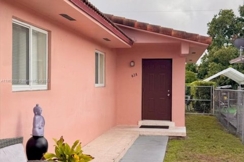 Снять в аренду виллу или дом в Хайалиа, Флорида 2 спальни, 92.9м2, № 1958348 - фото 9