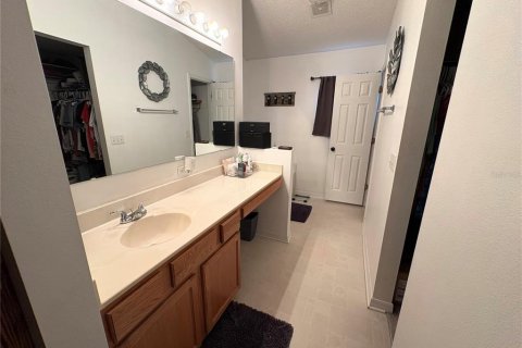 House in Orlando, Florida 3 bedrooms, 151.52 sq.m. № 2400268 - photo 8