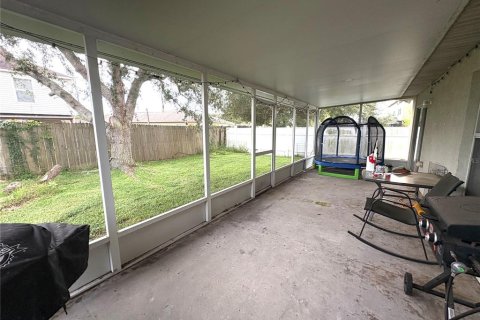 House in Orlando, Florida 3 bedrooms, 151.52 sq.m. № 2400268 - photo 15