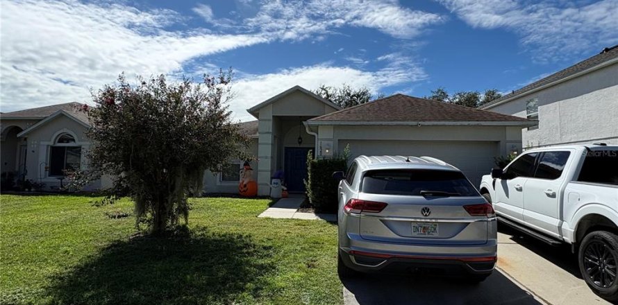 House in Orlando, Florida 3 bedrooms, 151.52 sq.m. № 2400268