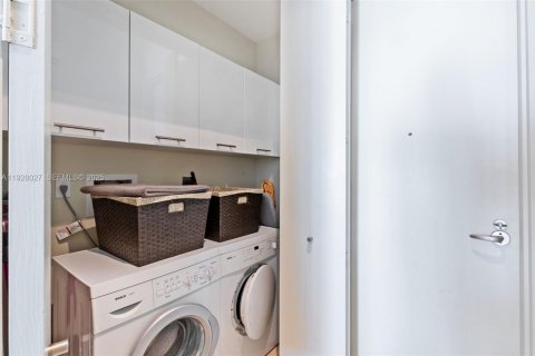 Copropriété à vendre à Miami, Floride: 2 chambres, 146.04 m2 № 1987411 - photo 16