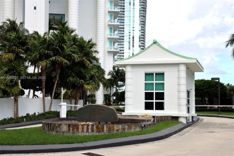 Copropriété à vendre à Miami, Floride: 2 chambres, 146.04 m2 № 1987411 - photo 22