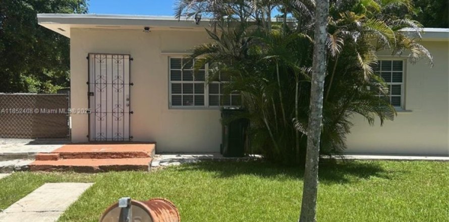Villa ou maison à South Miami, Floride 2 chambres, 74.32 m2 № 1859213