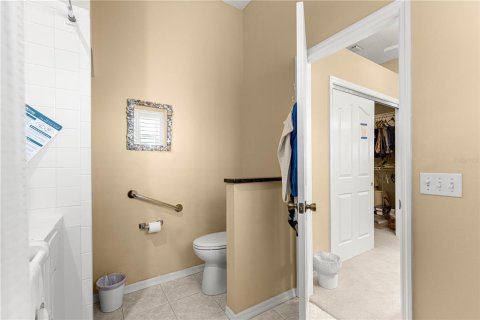 House in Lady Lake, Florida 2 bedrooms, 199.46 sq.m. № 1879330 - photo 8