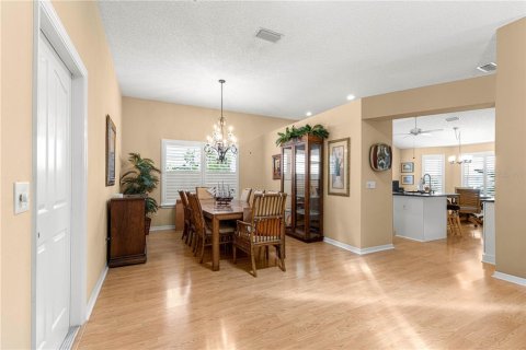 House in Lady Lake, Florida 2 bedrooms, 199.46 sq.m. № 1879330 - photo 20