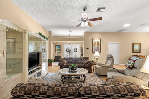 House in Lady Lake, Florida 2 bedrooms, 199.46 sq.m. № 1879330 - photo 14