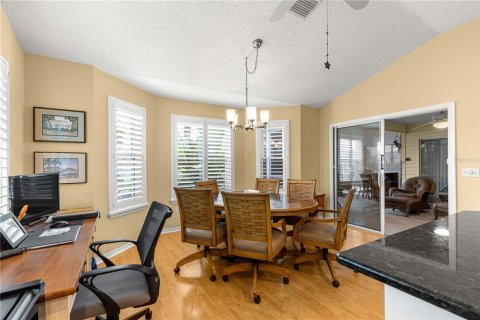 House in Lady Lake, Florida 2 bedrooms, 199.46 sq.m. № 1879330 - photo 30