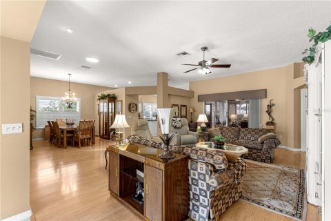 House in Lady Lake, Florida 2 bedrooms, 199.46 sq.m. № 1879330 - photo 19