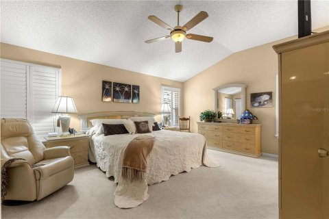 House in Lady Lake, Florida 2 bedrooms, 199.46 sq.m. № 1879330 - photo 11