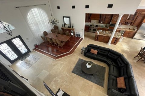 Casa en alquiler en Tamarac, Florida, 3 dormitorios, 427.35 m2 № 1207474 - foto 1