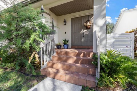 House in Miami, Florida 3 bedrooms, 175.4 sq.m. № 1954692 - photo 7