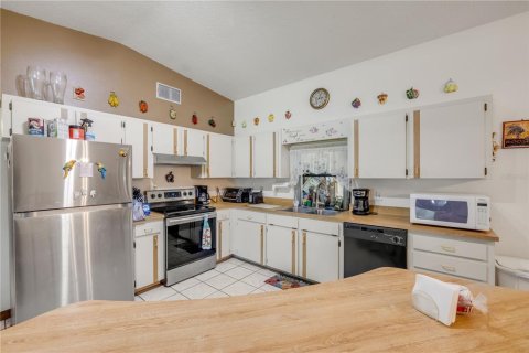 House in Edgewater, Florida 3 bedrooms, 135.82 sq.m. № 1901452 - photo 16