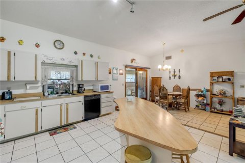 House in Edgewater, Florida 3 bedrooms, 135.82 sq.m. № 1901452 - photo 15