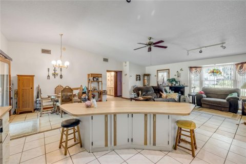 House in Edgewater, Florida 3 bedrooms, 135.82 sq.m. № 1901452 - photo 12