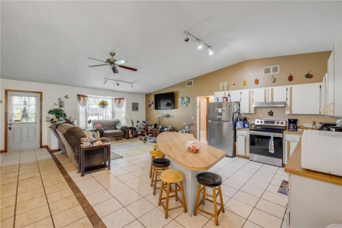 House in Edgewater, Florida 3 bedrooms, 135.82 sq.m. № 1901452 - photo 13