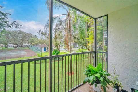 Condo in Davie, Florida, 2 bedrooms № 2016770 - photo 6