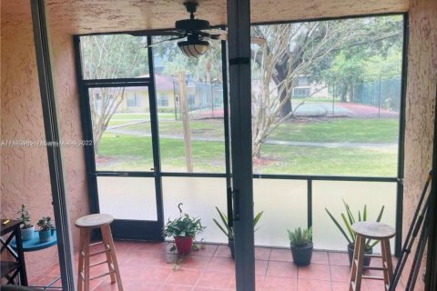 Condo in Davie, Florida, 2 bedrooms № 2016770 - photo 17