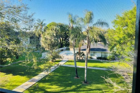 Condo in Davie, Florida, 2 bedrooms № 2016770 - photo 3