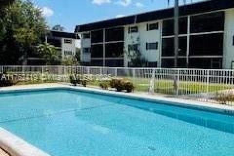 Condo in Davie, Florida, 2 bedrooms № 2016770 - photo 4