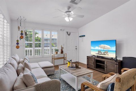 Villa ou maison à louer à Marathon, Floride: 3 chambres, 89.19 m2 № 2434028 - photo 4