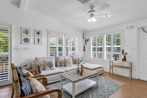 Villa ou maison à louer à Marathon, Floride: 3 chambres, 89.19 m2 № 2434028 - photo 3
