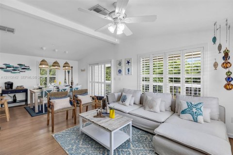 Villa ou maison à louer à Marathon, Floride: 3 chambres, 89.19 m2 № 2434028 - photo 5