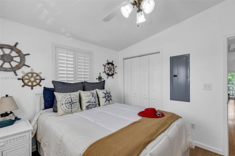 Villa ou maison à louer à Marathon, Floride: 3 chambres, 89.19 m2 № 2434028 - photo 21