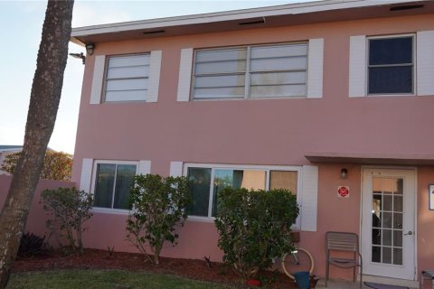 Condominio en Cape Canaveral, Florida, 1 dormitorio № 2145185