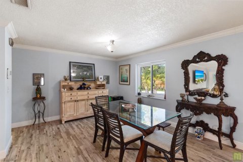 House in Coconut Creek, Florida 4 bedrooms, 161.09 sq.m. № 2343993 - photo 11