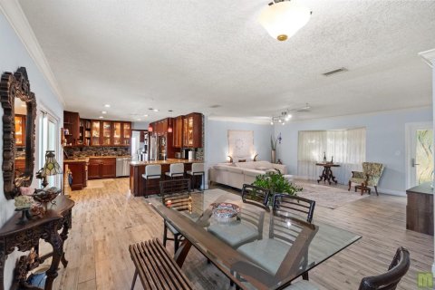 House in Coconut Creek, Florida 4 bedrooms, 161.09 sq.m. № 2343993 - photo 13