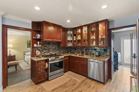 House in Coconut Creek, Florida 4 bedrooms, 161.09 sq.m. № 2343993 - photo 17