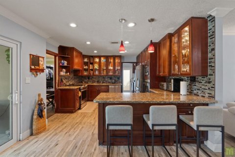 House in Coconut Creek, Florida 4 bedrooms, 161.09 sq.m. № 2343993 - photo 15