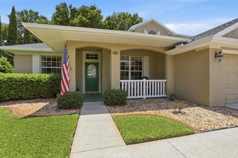 House in Clermont, Florida 3 bedrooms, 202.06 sq.m. № 2204057 - photo 3