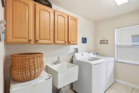 House in Clermont, Florida 3 bedrooms, 202.06 sq.m. № 2204057 - photo 27
