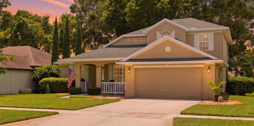 House in Clermont, Florida 3 bedrooms, 202.06 sq.m. № 2204057