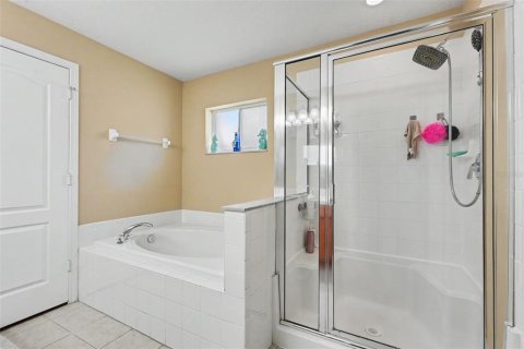 House in Riverview, Florida 3 bedrooms, 141.68 sq.m. № 2226165 - photo 17