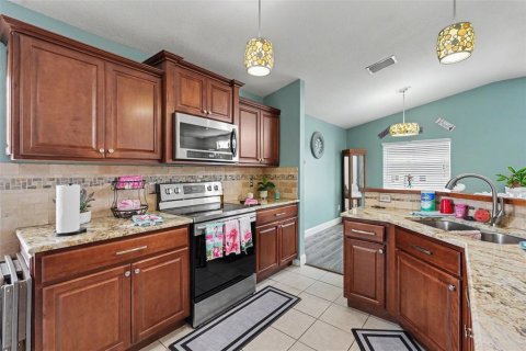 House in Riverview, Florida 3 bedrooms, 141.68 sq.m. № 2226165 - photo 12