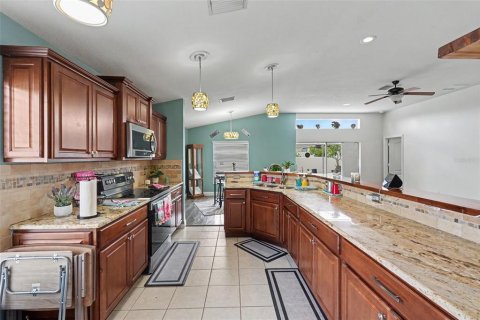 House in Riverview, Florida 3 bedrooms, 141.68 sq.m. № 2226165 - photo 14