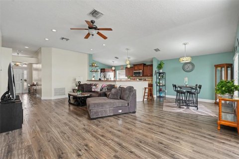 House in Riverview, Florida 3 bedrooms, 141.68 sq.m. № 2226165 - photo 10