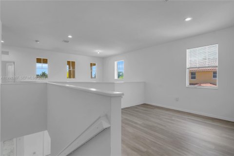 Купить виллу или дом в Хомстед, Флорида 5 спален, 239.22м2, № 2065784 - фото 27