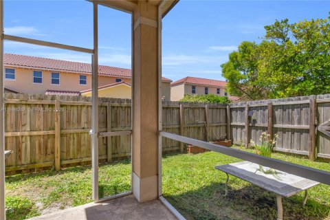 Купить виллу или дом в Хомстед, Флорида 5 спален, 239.22м2, № 2065784 - фото 24