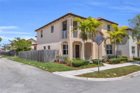 Купить виллу или дом в Хомстед, Флорида 5 спален, 239.22м2, № 2065784 - фото 3