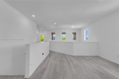 Купить виллу или дом в Хомстед, Флорида 5 спален, 239.22м2, № 2065784 - фото 29