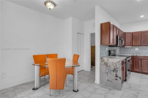 Купить виллу или дом в Хомстед, Флорида 5 спален, 239.22м2, № 2065784 - фото 12