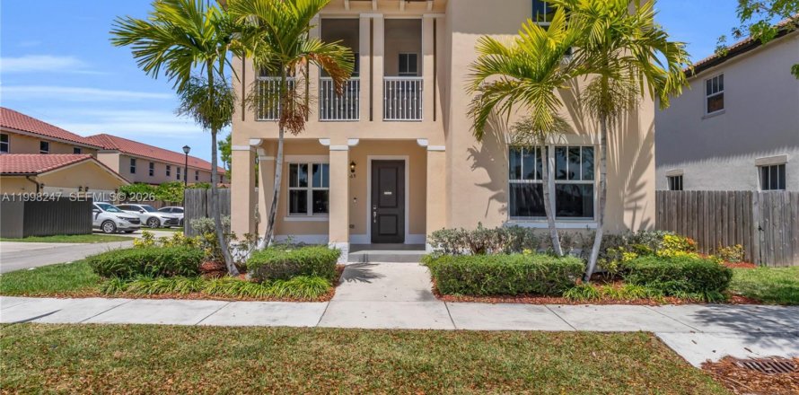 Дом в Хомстед, Флорида 5 спален, 239.22м2 № 2065784