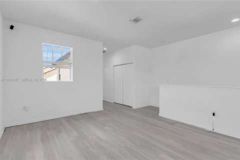 Купить виллу или дом в Хомстед, Флорида 5 спален, 239.22м2, № 2065784 - фото 28